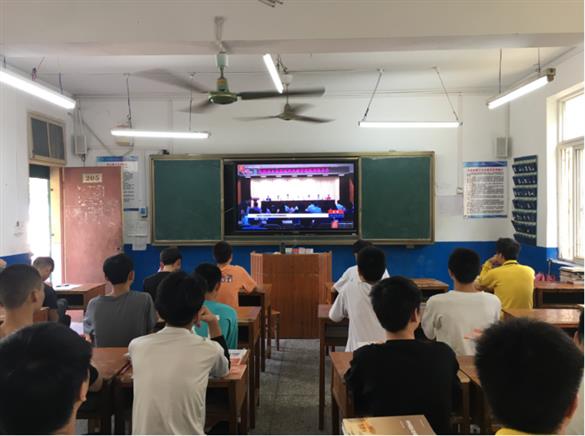 广西柳州化工技工学校组织观看事迹报告会情况汇报